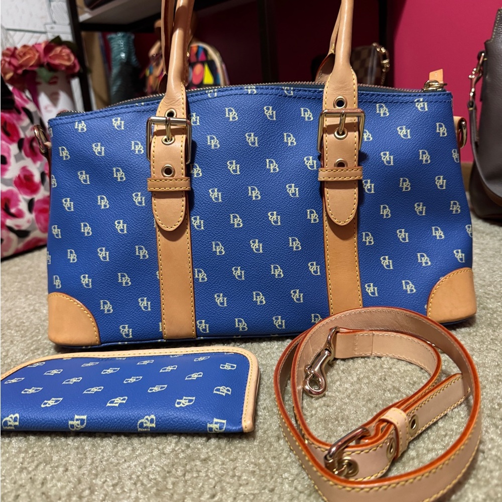 Dooney & Bourke Satchel + Glasses case